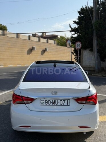 Hyundai Sonata-9