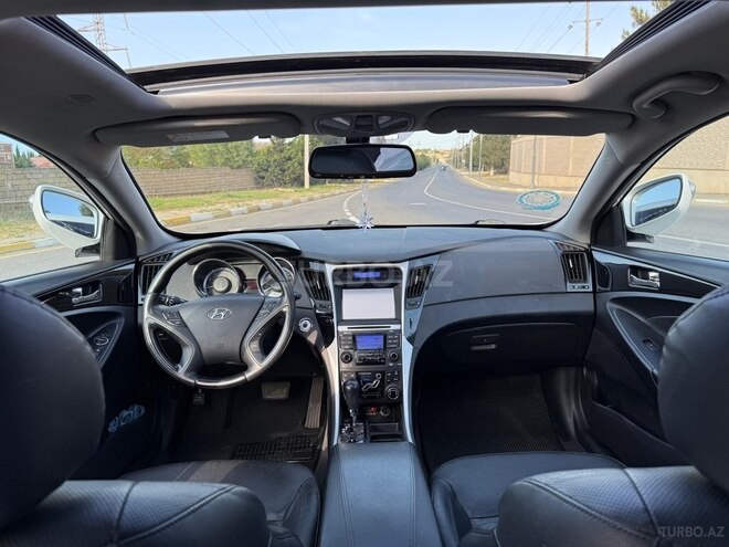 Hyundai Sonata-12