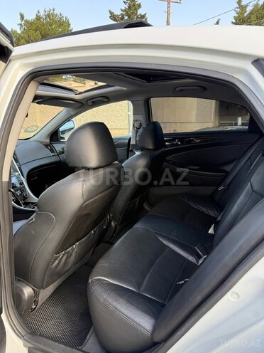 Hyundai Sonata-13