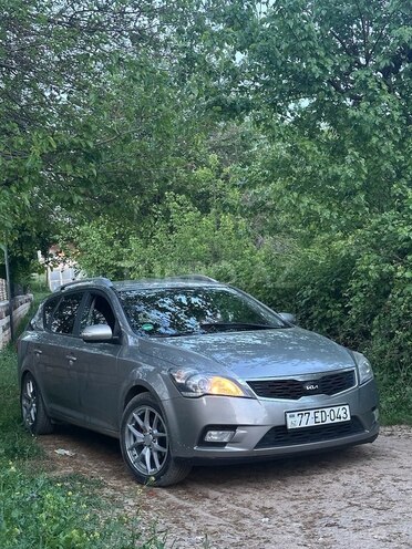 Kia  2010, 240,000 km - 1.6 l - Bakı