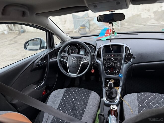 Opel Astra 2015, 242,086 km - 1.6 л - Xırdalan