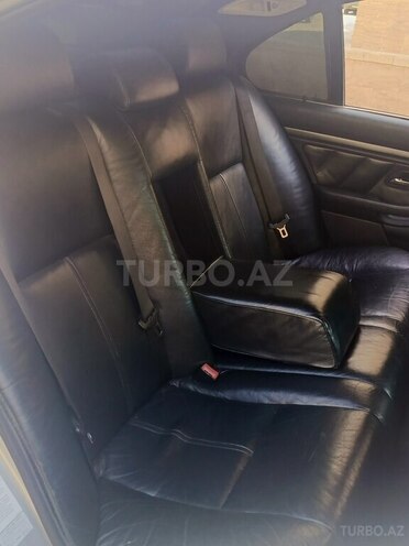 BMW 528 2000, 330,000 km - 2.8 л - Bakı