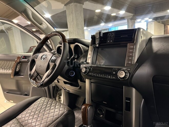 Toyota Land Cruiser Prado 2011, 179,000 km - 2.7 l - Bakı