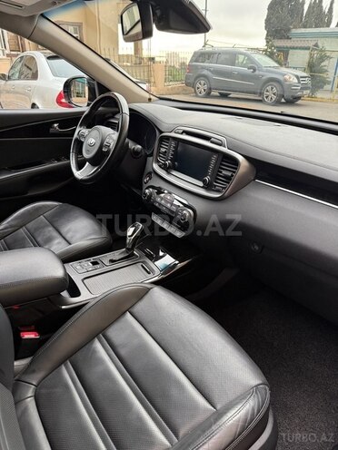 Kia Sorento-11