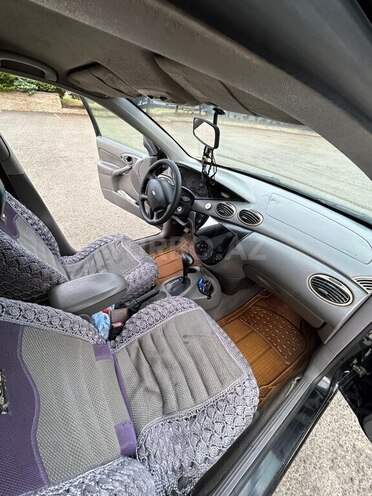 Ford Focus 2001, 297,774 km - 1.6 l - Astara