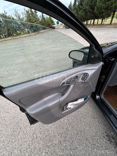 Ford Focus 2001, 297,774 km - 1.6 l - Astara