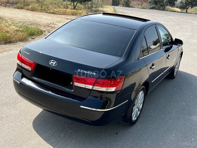 Hyundai Sonata-12