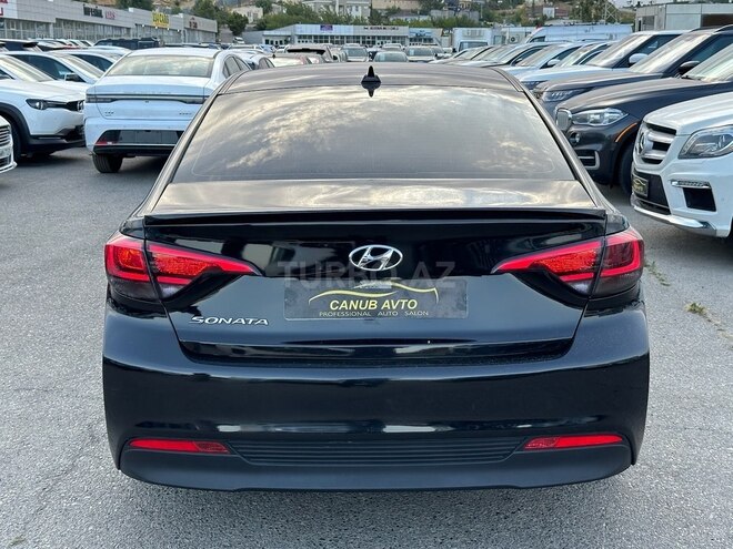 Hyundai Sonata-6