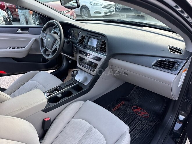 Hyundai Sonata-11