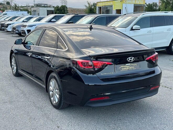 Hyundai Sonata-5