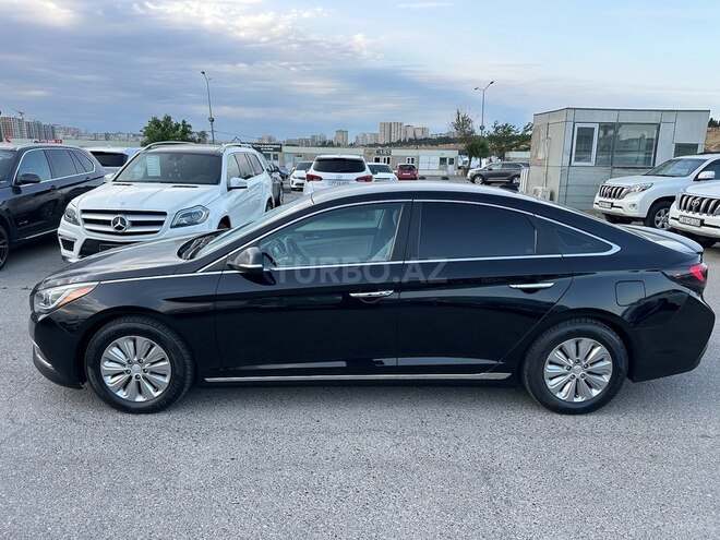 Hyundai Sonata-4