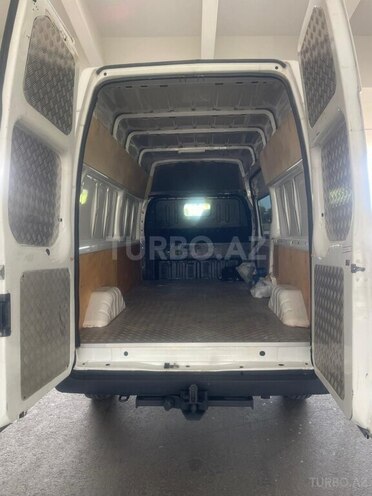 Ford Transit-8