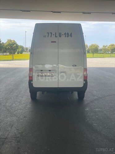 Ford Transit-6