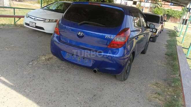 Hyundai i20 2008, 338,000 km - 1.4 л - Saatlı