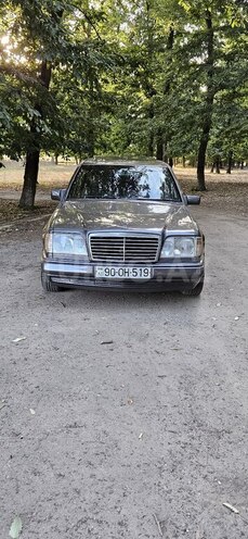 Mercedes E 250 1994, 350,000 km - 2.5 l - Masallı