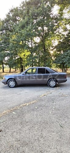 Mercedes E 250 1994, 350,000 km - 2.5 l - Masallı