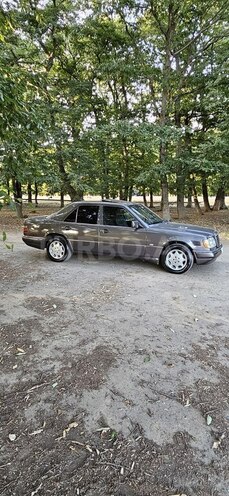 Mercedes E 250 1994, 350,000 km - 2.5 l - Masallı