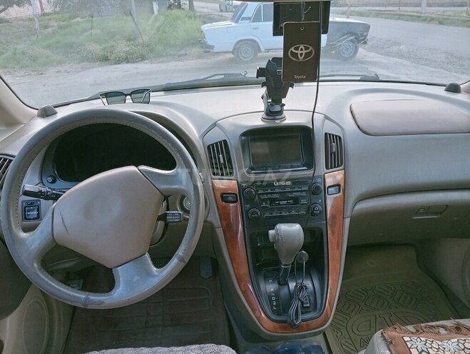 Lexus RX 300 2000, 168,000 km - 3.0 l - Salyan