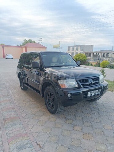Mitsubishi Pajero-3
