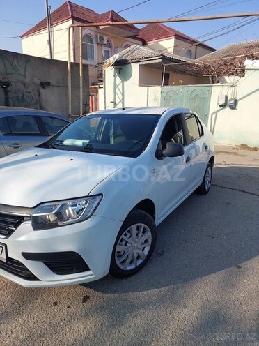 Renault Logan-3
