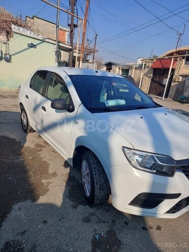 Renault Logan-6