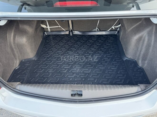 Chevrolet Cobalt-12