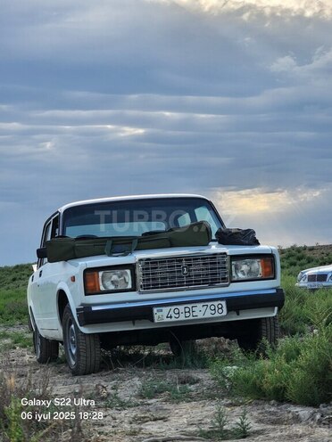 LADA (VAZ) 2107-1