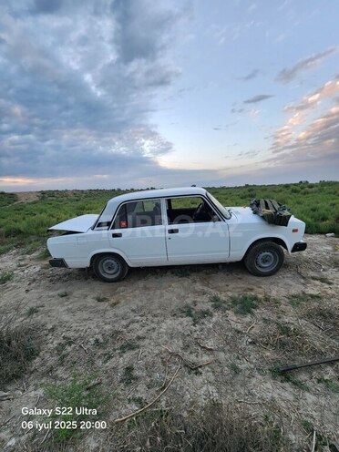 LADA (VAZ) 2107-4