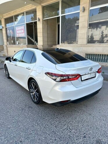 Toyota Camry-5