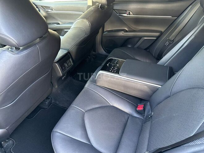 Toyota Camry-14