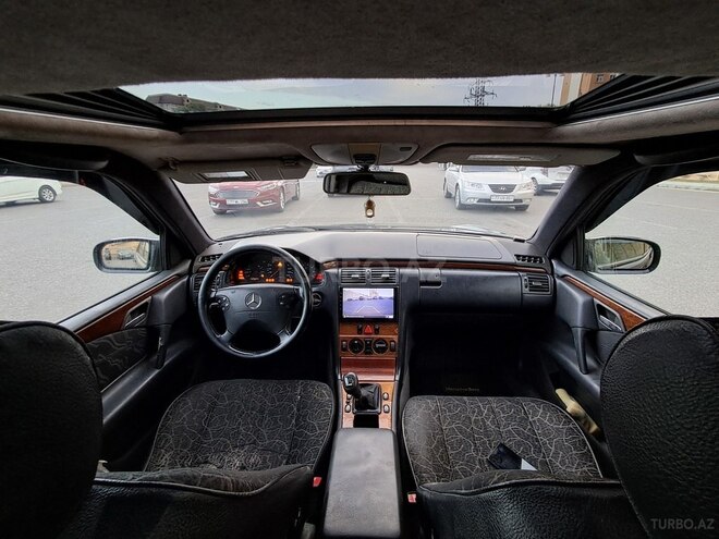 Mercedes E 200 1997, 235,000 km - 2.0 l - Bakı