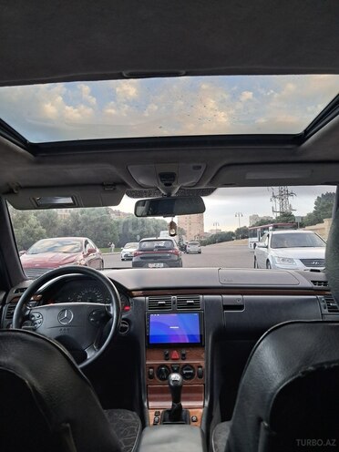 Mercedes E 200 1997, 235,000 km - 2.0 l - Bakı