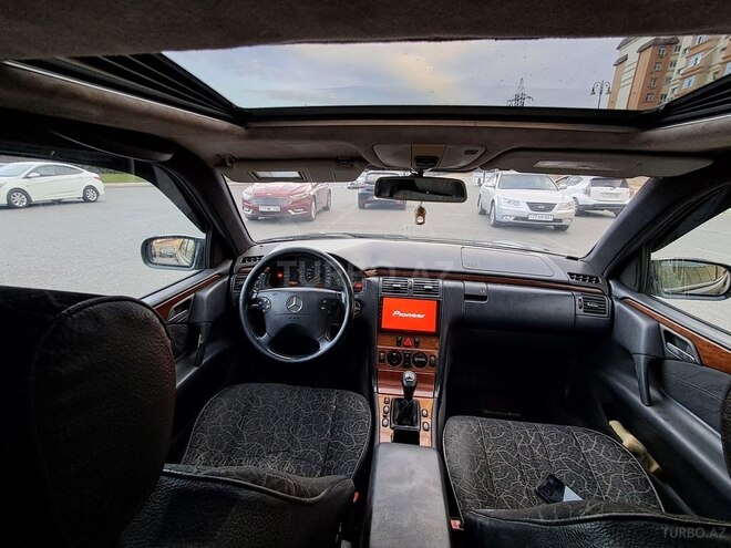 Mercedes E 200 1997, 235,000 km - 2.0 l - Bakı