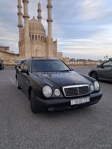Mercedes E 200 1997, 235,000 km - 2.0 l - Bakı
