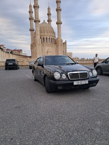 Mercedes E 200 1997, 235,000 km - 2.0 l - Bakı