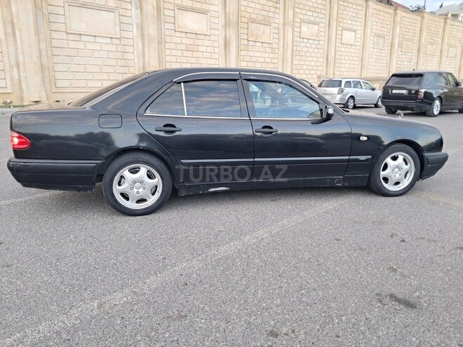 Mercedes E 200 1997, 235,000 km - 2.0 l - Bakı