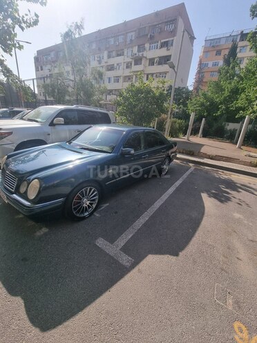 Mercedes E 220 d 1998, 290,000 km - 2.2 л - Bakı