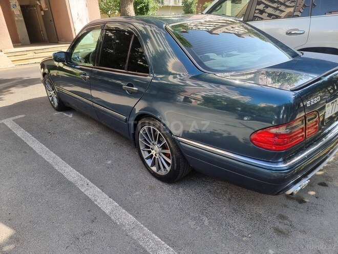 Mercedes E 220 d 1998, 290,000 km - 2.2 л - Bakı
