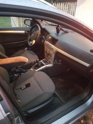 Opel Astra 2007, 325,078 km - 1.4 l - Qusar