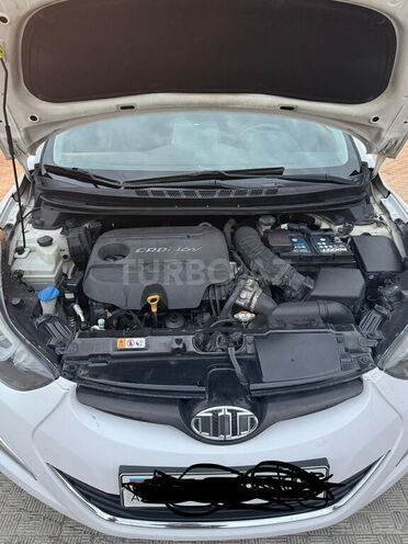 Hyundai Avante 2015, 15,000 km - 1.6 л - Sumqayıt
