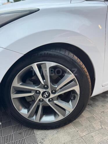 Hyundai Avante 2015, 15,000 km - 1.6 л - Sumqayıt