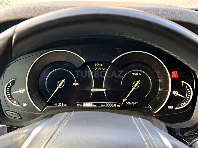 BMW 530e-8
