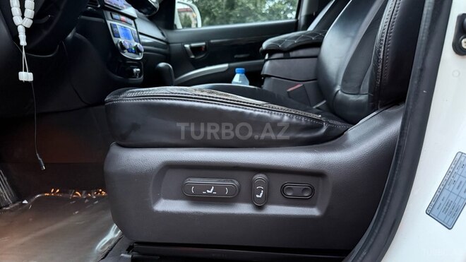 Hyundai Santa Fe-10