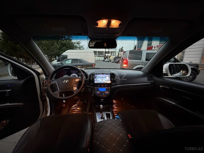 Hyundai Santa Fe-12
