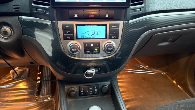 Hyundai Santa Fe-15