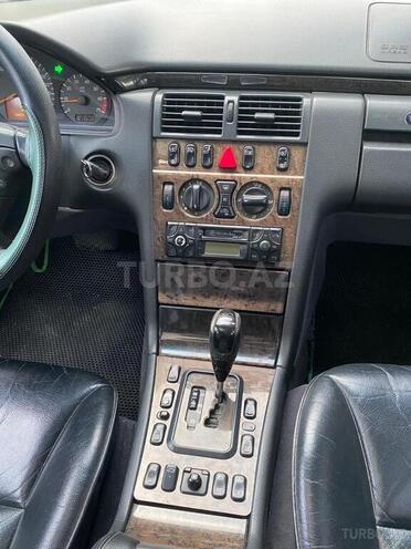 Mercedes E 240 2000, 342,000 km - 2.4 l - Sumqayıt