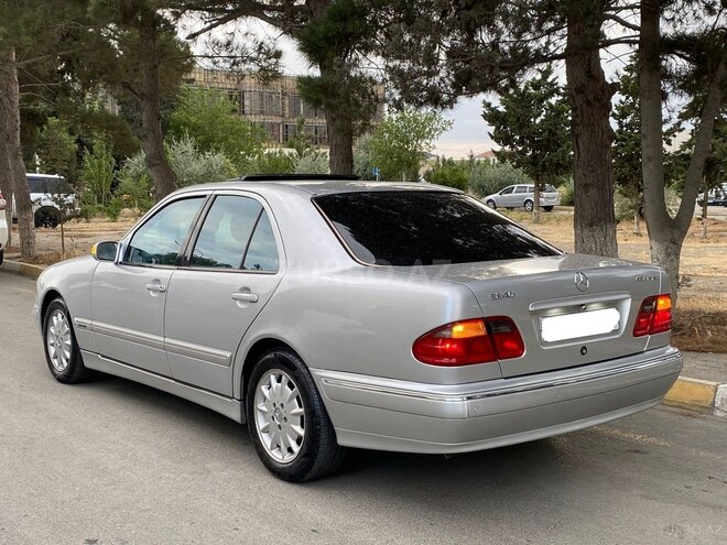 Mercedes E 240 2000, 342,000 km - 2.4 l - Sumqayıt