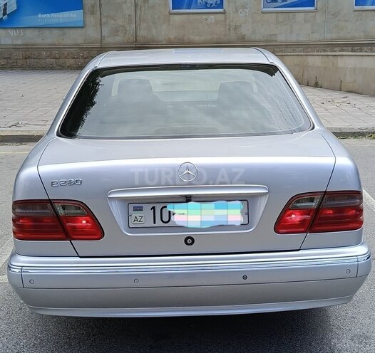 Mercedes E 280-16