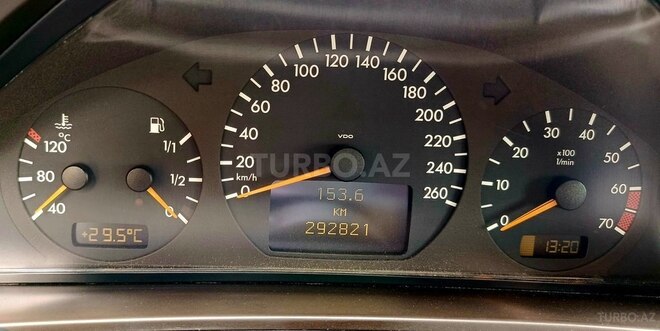 Mercedes E 280-8