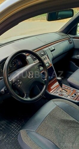 Mercedes E 280-13